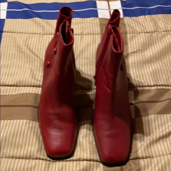 Nicole New very comfortable and nice zipper inside boots - Picture 1 of 4